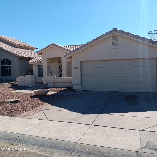 Building Photo - 1319 W Michelle Dr