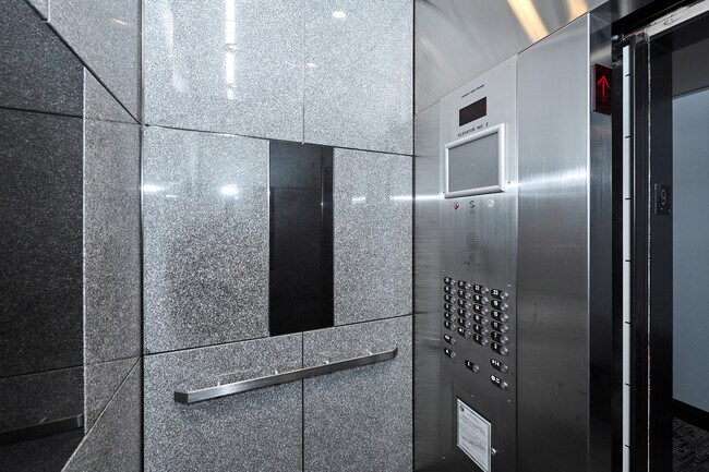 Building Photo - 3950 N Lake Shore Dr