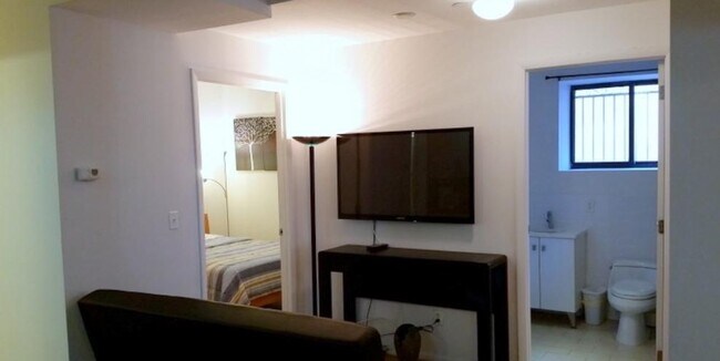Building Photo - 145 Mulberry Street