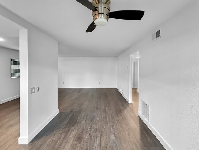 Building Photo - 820 Normark Terrace