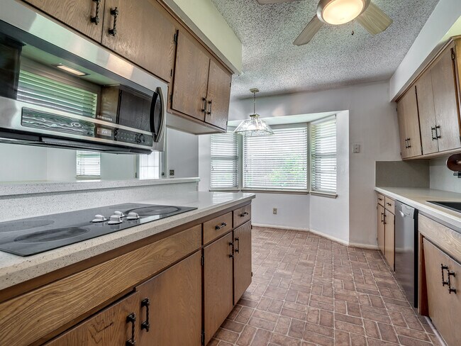 Building Photo - 6721 St Mary's Cir