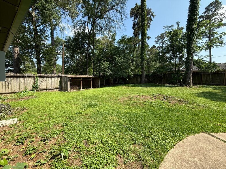 Building Photo - 422 Gamewood Dr