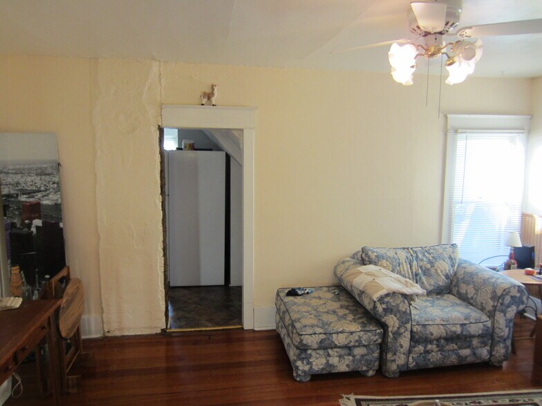 Building Photo - 1317 Rhode Island St