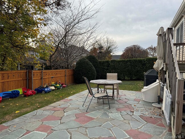 Building Photo - 106 Madison Rd