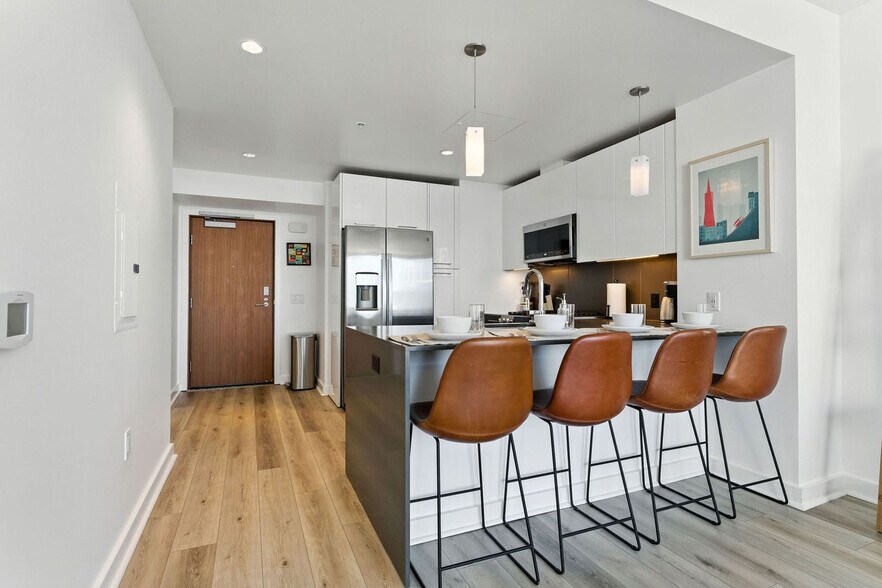 Building Photo - 399 Fremont St