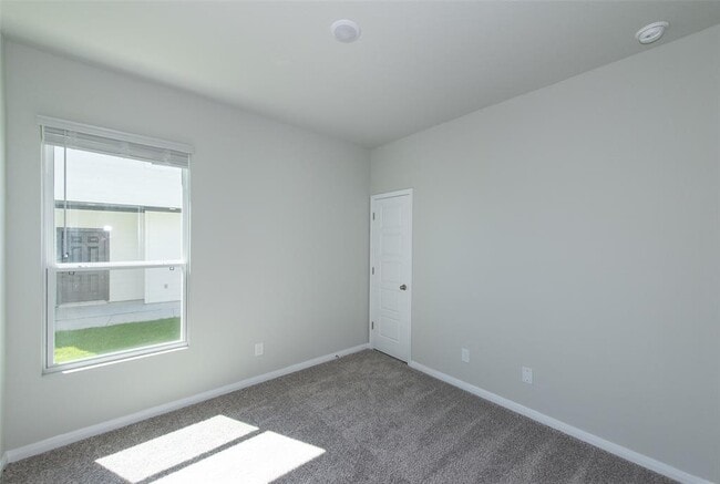 Building Photo - 383 Cross Barn Blvd