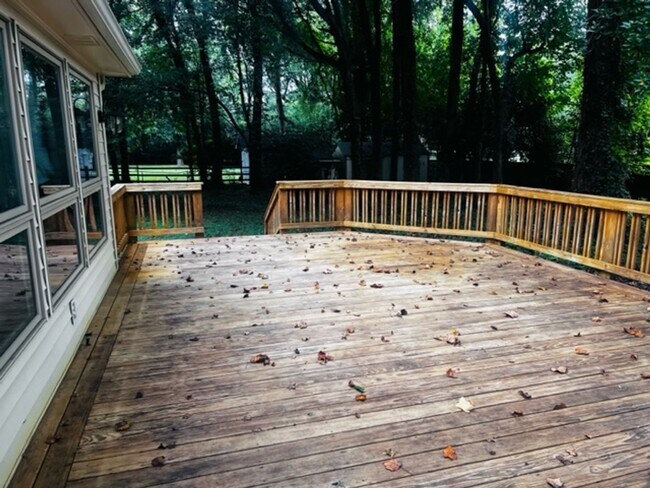 Building Photo - 4 bed, 3 bath home in Stonehaven