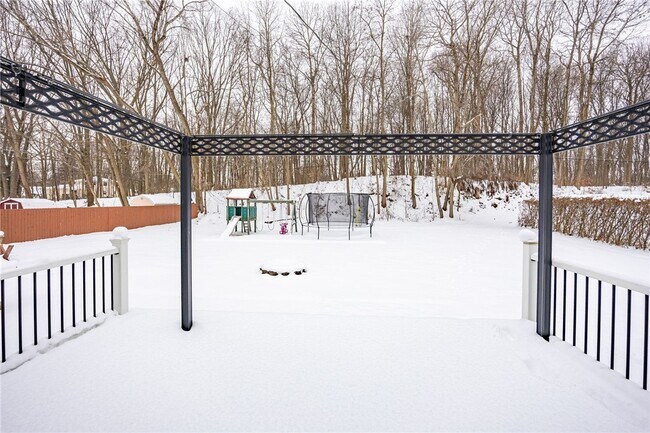 Building Photo - 105 Chestnut Dr