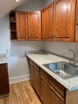 Building Photo - 204 Crescent Plz