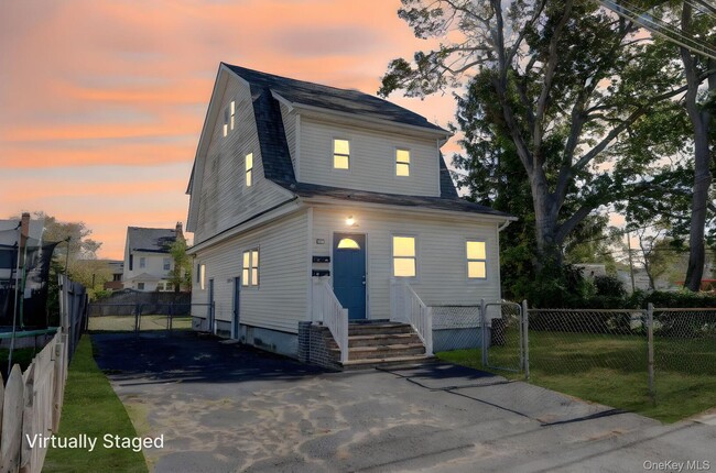 Building Photo - 39 Chapman Pl