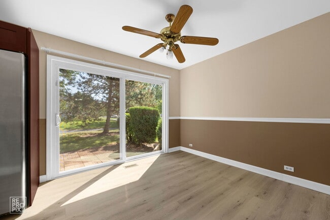 Building Photo - 1705 College Green Dr