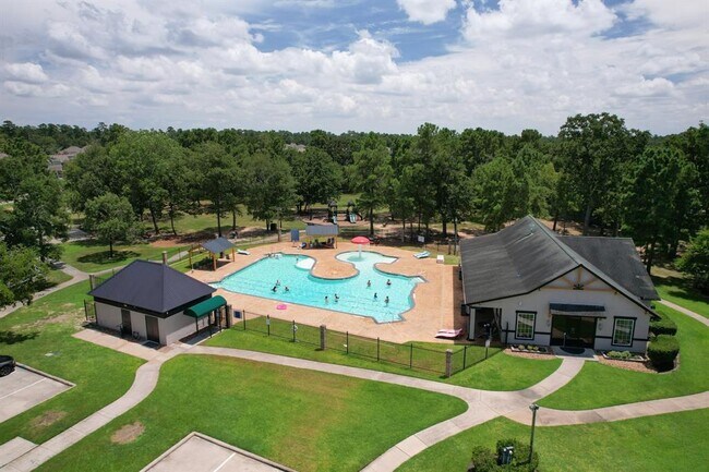 Building Photo - 30111 Saw Oaks Dr