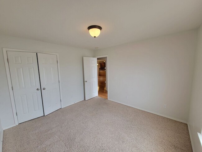Building Photo - All brick 3 bedroom house