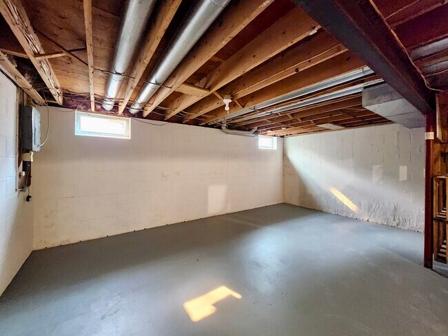 Building Photo - 34 Orchard St