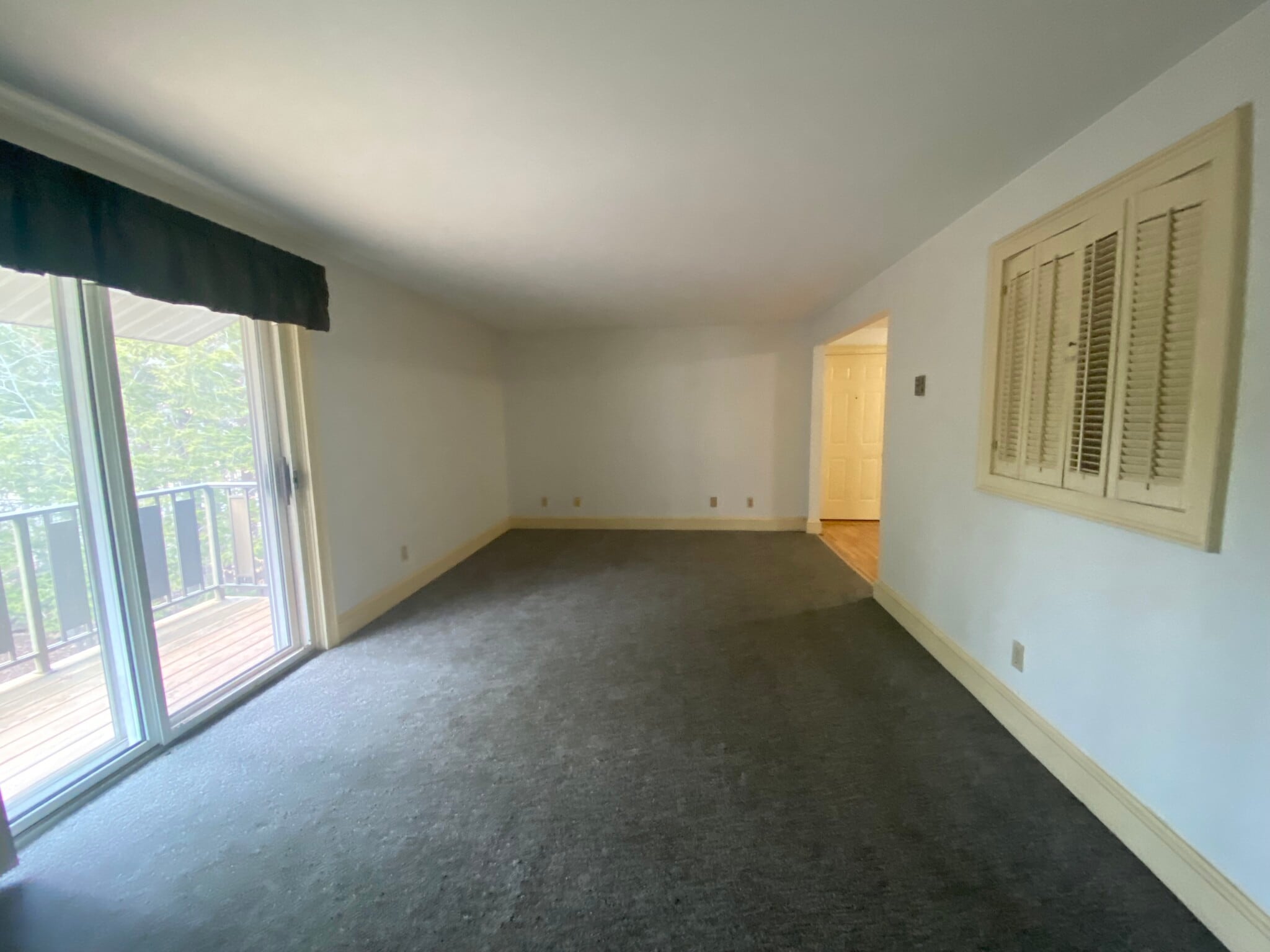 Building Photo - 24 Parkwood Dr