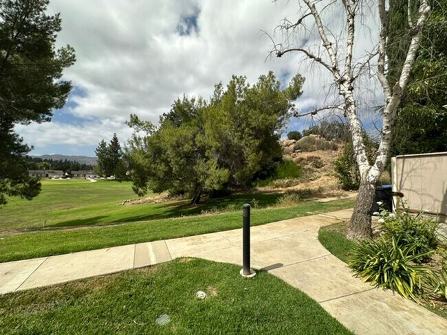 Building Photo - Stunning END-UNIT 3-bedroom condominium located in Agoura Hills