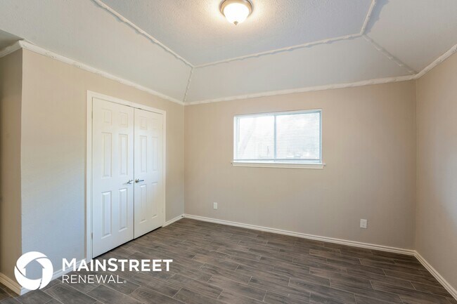 Building Photo - 217 Woodhaven Dr