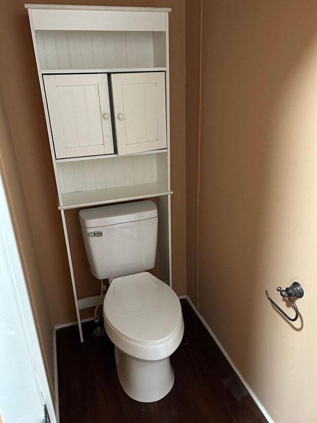 Building Photo - Spacious 4-Bedroom/2-Bath Mobile Home-Great Location!  Minutes to Eglin Air Force Base