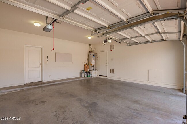 Building Photo - 13550 W Cypress St