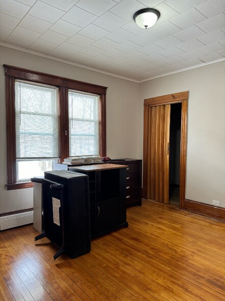 Building Photo - 90 Stanton St