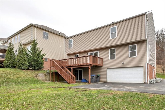 Building Photo - 8028 Maureen Dr