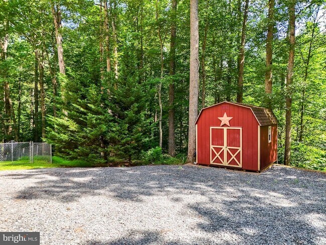 Building Photo - 11109 Ravine Dr