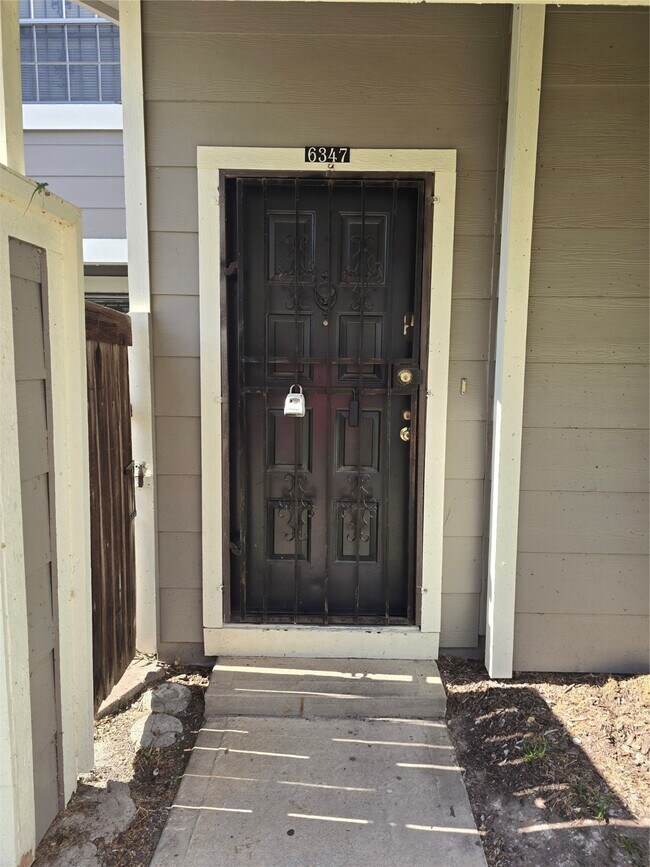 Building Photo - 6347 Cattails Ln