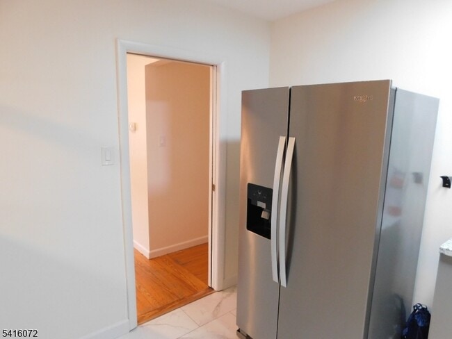 Building Photo - 21 W 14th St