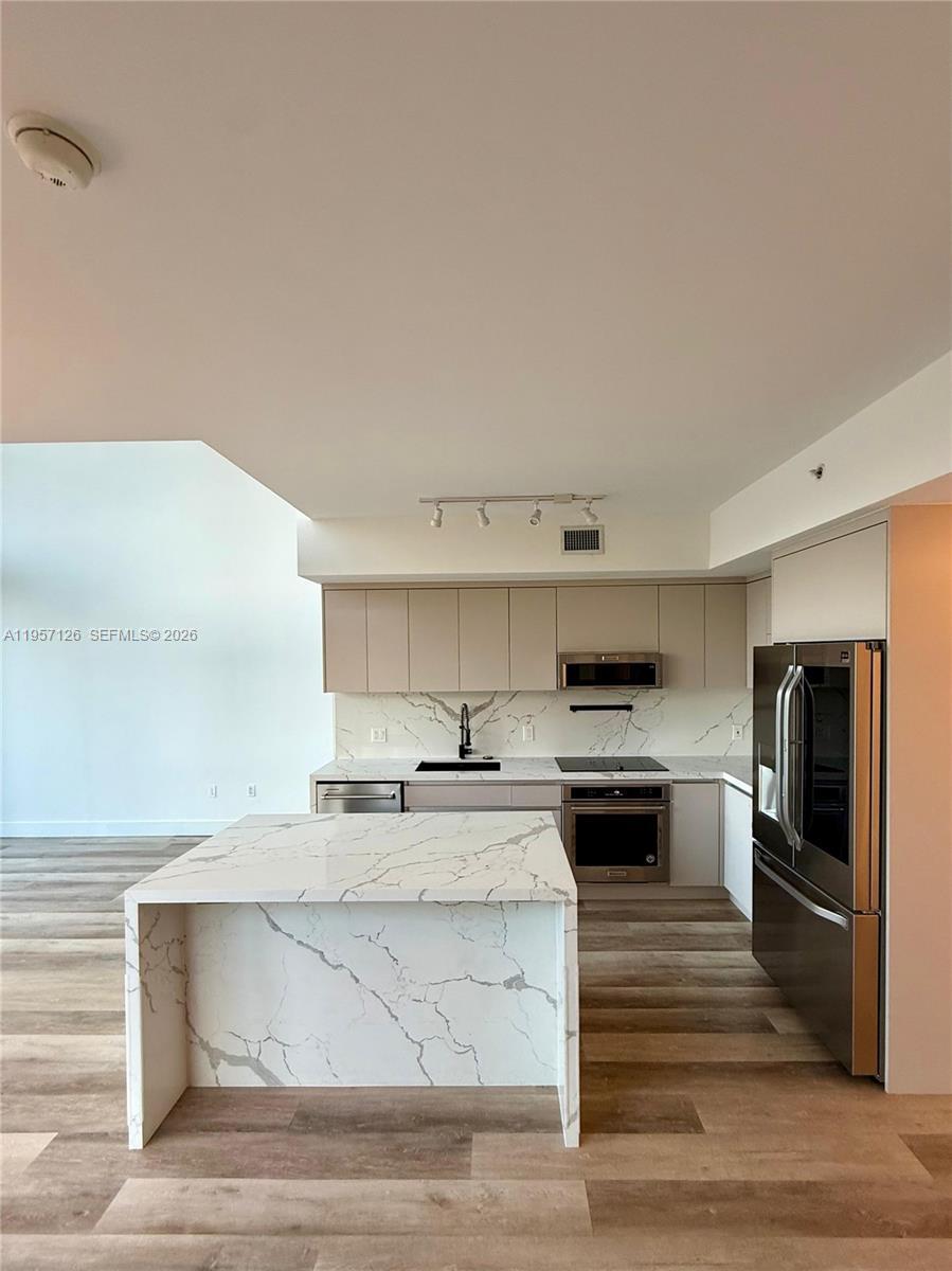 Building Photo - 90 SW 3rd St