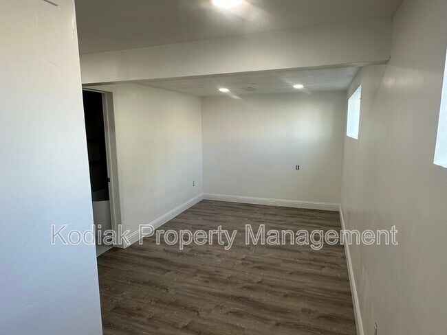 Building Photo - 444 Owens St
