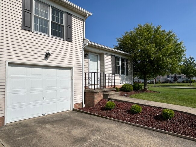 Building Photo - 651 Sturbridge Dr