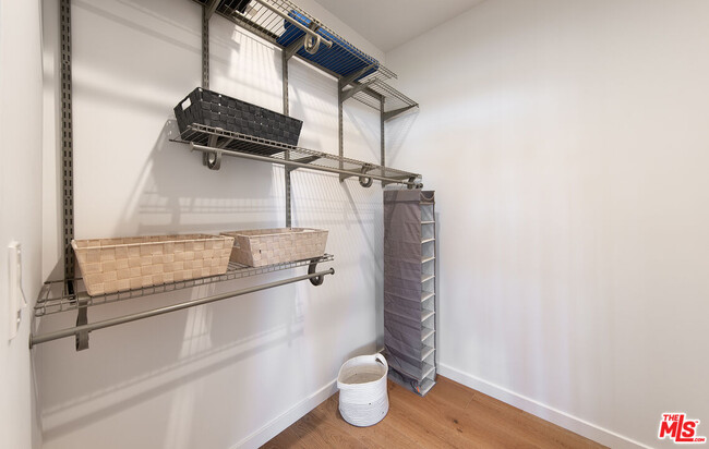 Building Photo - 6623 Esplanade