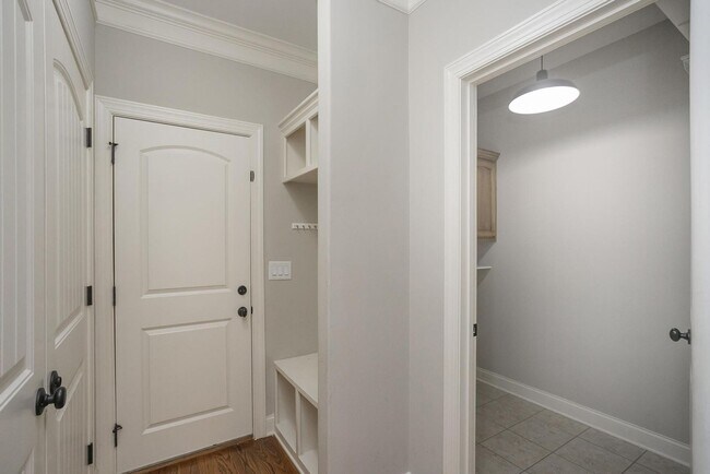 Building Photo - 7002 Brindle Ridge Way
