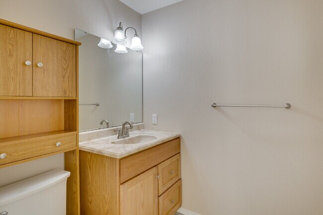 Building Photo - Beautifully Updated 4-Bedroom Home in Sammamish!- AVAILABLE NOW FOR RENT!!