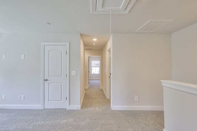 Building Photo - New Townhome in a prime location in Gallatin