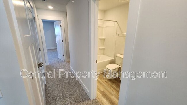 Building Photo - 143 Dalmatian Dr