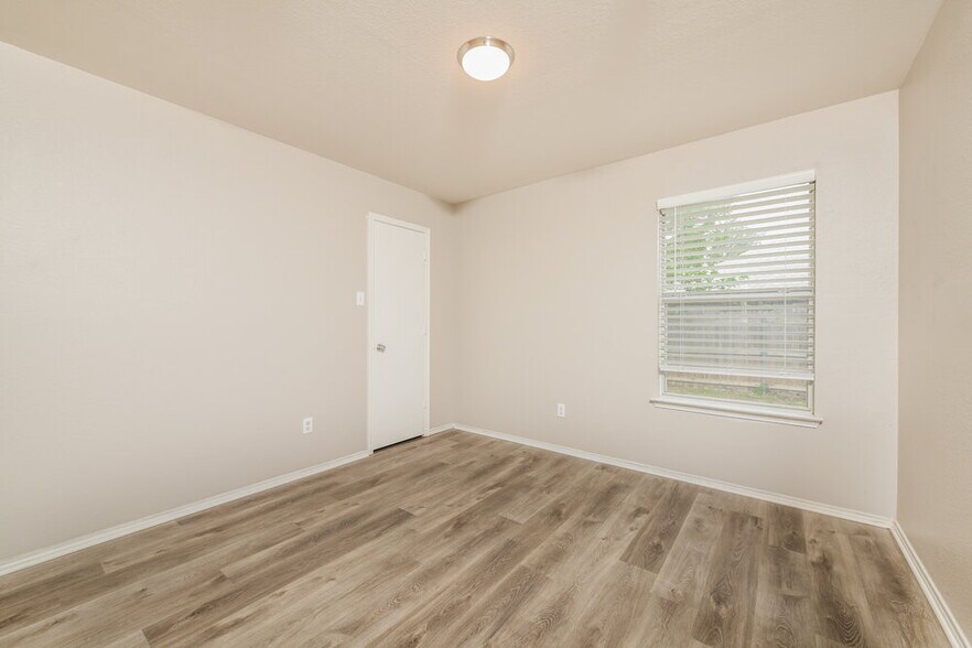 Building Photo - 5412 Beaver Ridge Dr