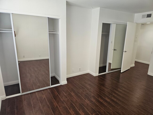 Building Photo - $3850 / 3br - Condo 3 beds 2 baths (West LA)