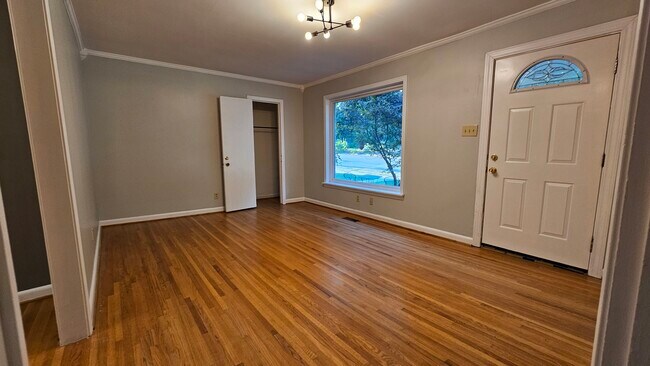 Living Room - 2901 Lee Ave