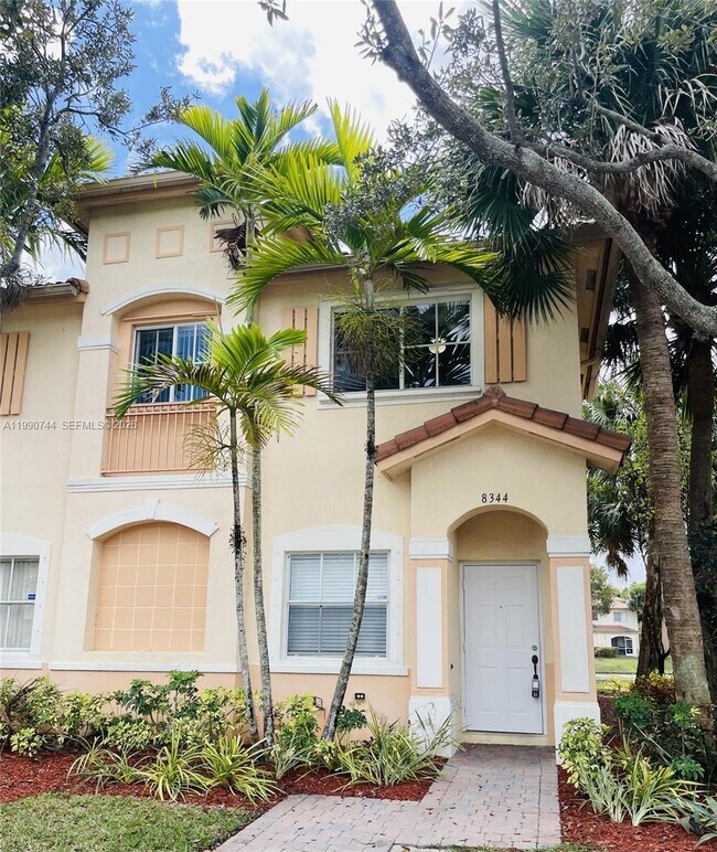 Building Photo - 8344 SW 27th St