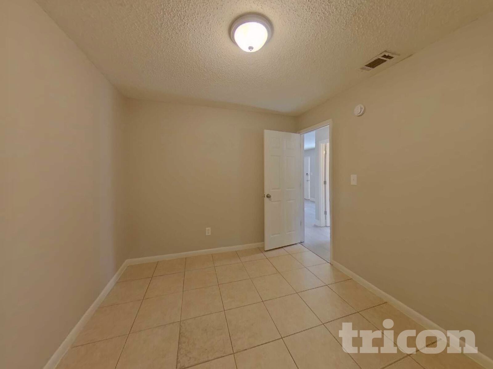 Building Photo - 2541 Brampton Ct