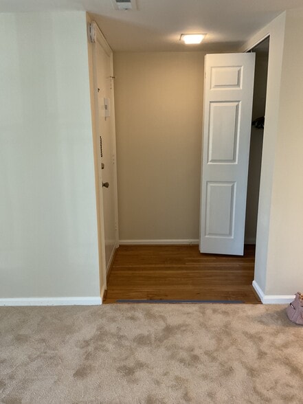 Foyer with coat closet - 21 Oakridge Dr