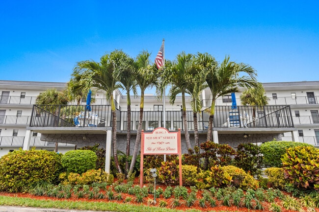 Building Photo - 9233 SW 8th St