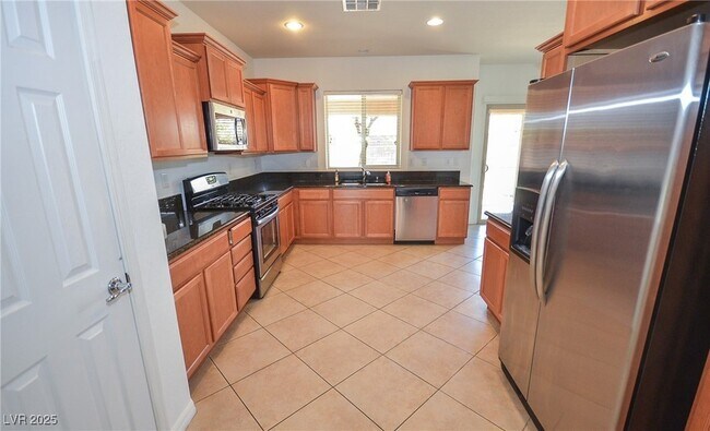 Building Photo - 4077 Beisner St