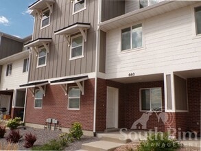 Building Photo - 660 Frost St