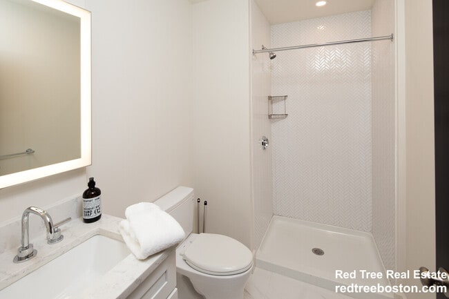 Building Photo - 92 Brown St