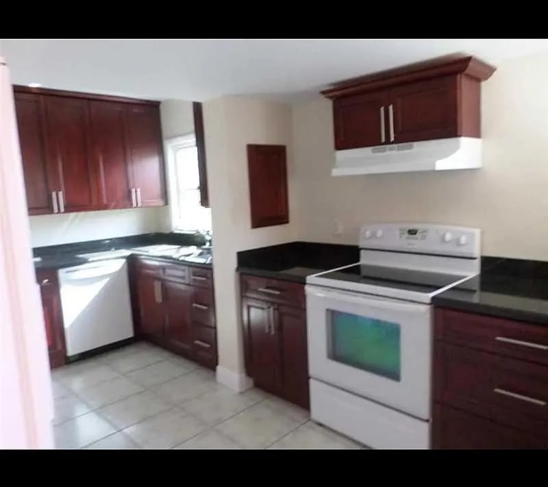 Building Photo - 423 N L St