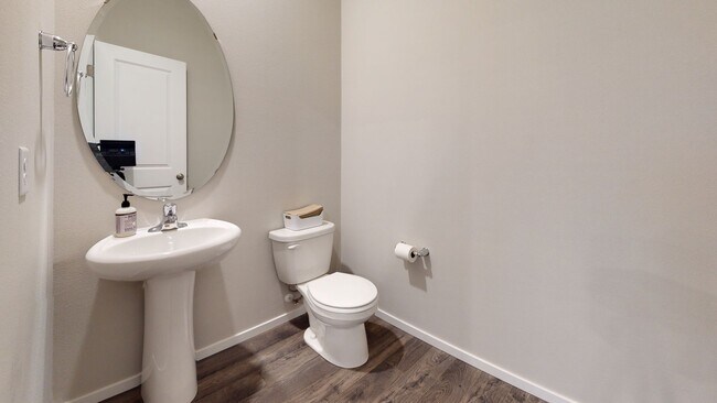 Building Photo - Large 3 Bedroom off of McWilliams, close to Silverdale & Bases. Available for Rent!