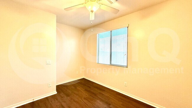 Building Photo - 1124 W Fir Tree Rd