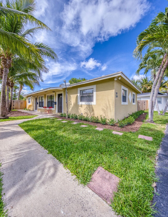 Building Photo - 241 NE 40th Ct